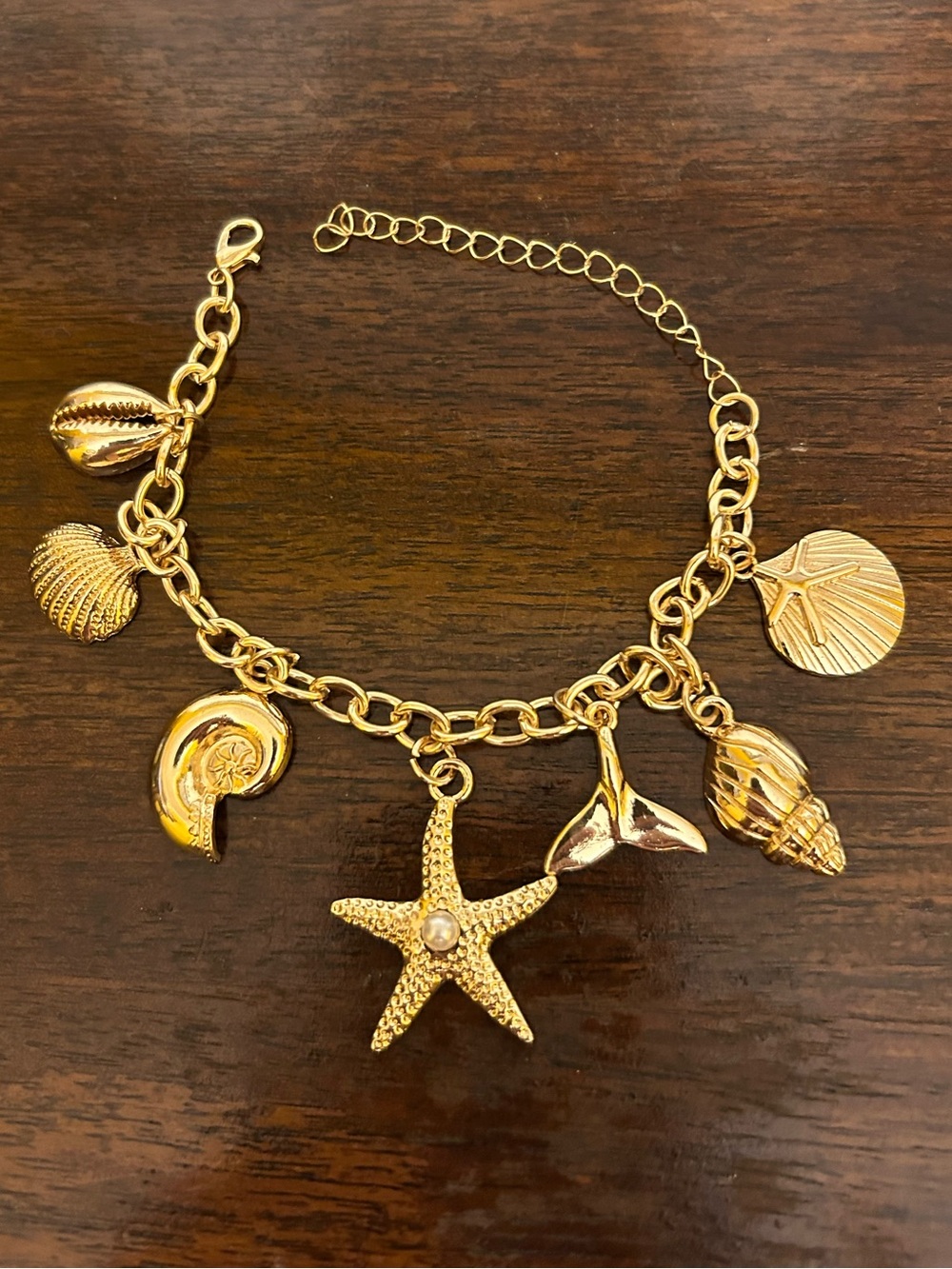 Gold Sea Beach Ocean Charm Bracelet 9.5 Inches Large Charms Gold-Tone NWT